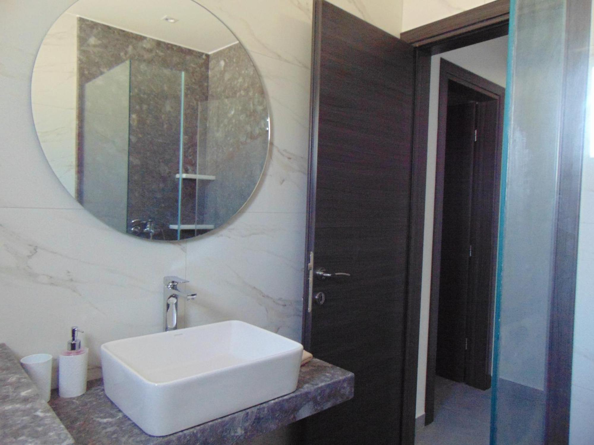Luxury 2 Apartment Koilas
